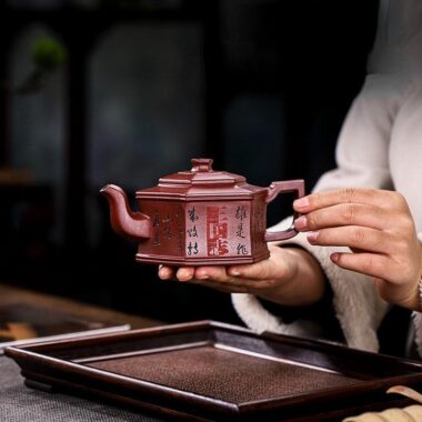 Full Handmade Yixing Zisha Teapot [Three Kingdoms] (Long Xue Sha – 300ml)