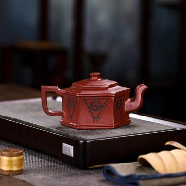 Full Handmade Yixing Zisha Teapot [Three Kingdoms] (Long Xue Sha – 300ml)
