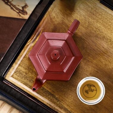 Full Handmade Yixing Zisha Teapot [Three Kingdoms] (Long Xue Sha – 300ml)