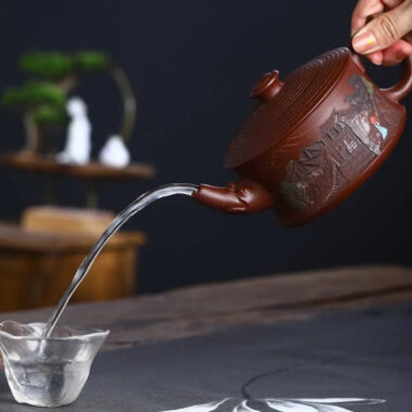 Full Handmade Yixing Zisha Teapot [Tianxia Liangcang Pot] (Zao Hong Ni – 400ml)