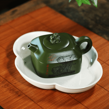 Full Handmade Yixing Zisha Teapot [Wanxiang Gengxin] 1 Pot 5 Cups Set (Douqing sha – 260ml)