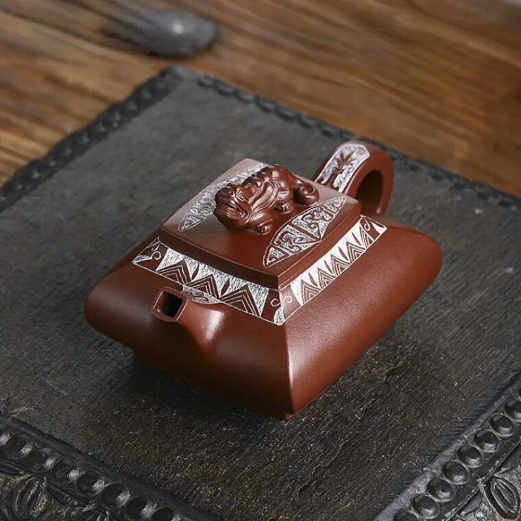 Full Handmade Yixing Zisha Teapot [Wealthy] (Lao Zi Ni – 400ml)