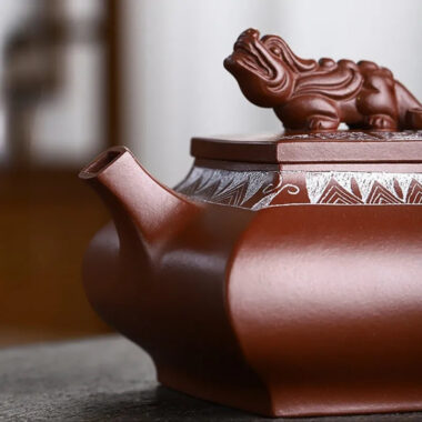 Full Handmade Yixing Zisha Teapot [Wealthy] (Lao Zi Ni – 400ml)