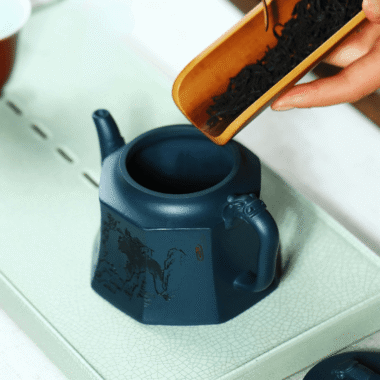 Full Handmade Yixing Zisha Teapot [Wei Er Bu Zheng] (Tian Qing Ni – 260ml)