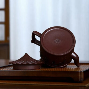 Full Handmade Yixing Zisha Teapot [World Granary] (Zi Jia Ni – 280ml)