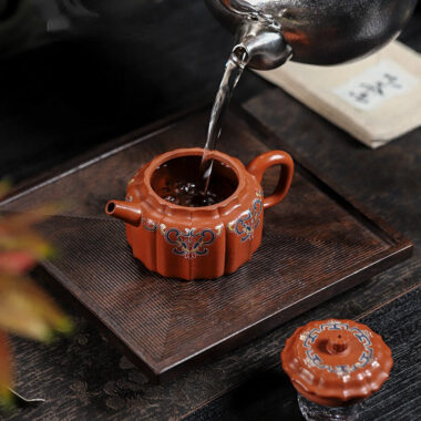 Full Handmade Yixing Zisha Teapot [Wucai De Zhong] (Xiao Meiyao Zhu Ni – 150ml)