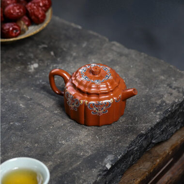 Full Handmade Yixing Zisha Teapot [Wucai De Zhong] (Xiao Meiyao Zhu Ni – 150ml)