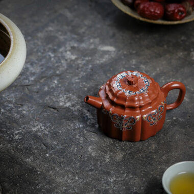 Full Handmade Yixing Zisha Teapot [Wucai De Zhong] (Xiao Meiyao Zhu Ni – 150ml)