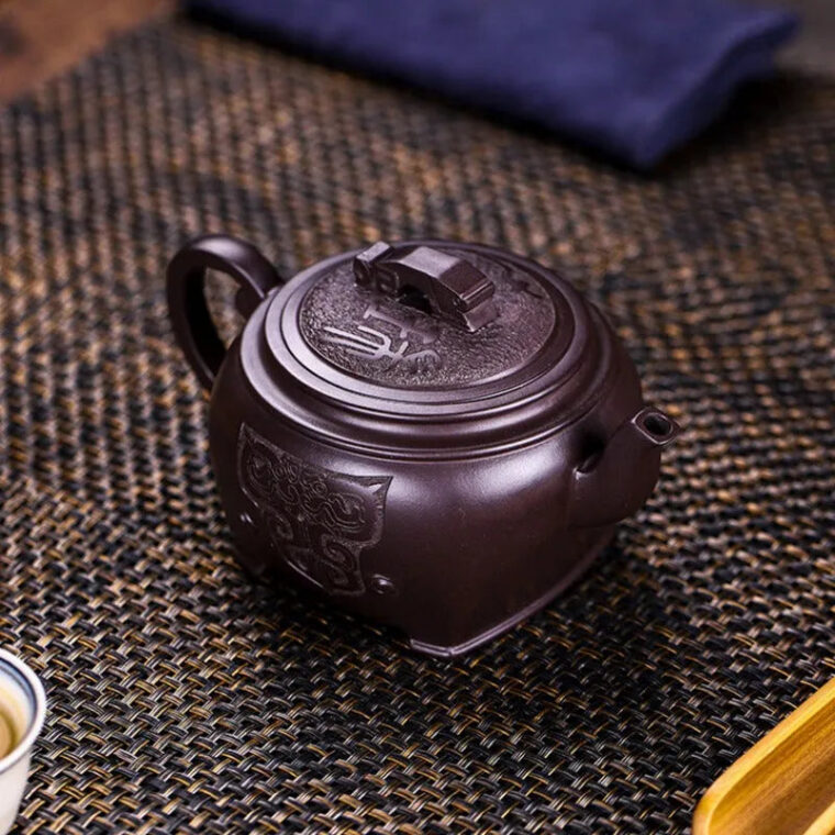 Full Handmade Yixing Zisha Teapot [Xian Rui] (Zi Jia Ni – 280ml)