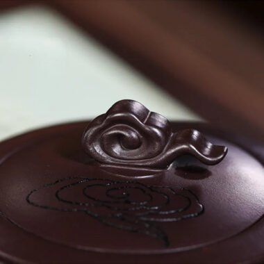 Full Handmade Yixing Zisha Teapot [Xiang Rui] (Zi Jia Ni – 290ml)