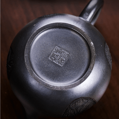 Full Handmade Yixing Zisha Teapot [Xiang Yun Xishi] (Shenjing Mo Lu Ni – 430ml)