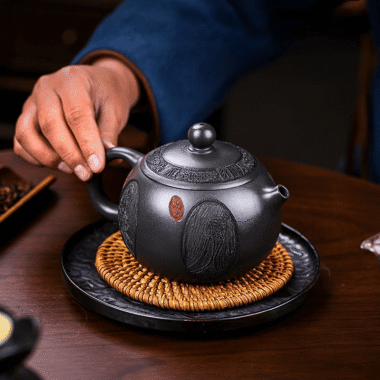 Full Handmade Yixing Zisha Teapot [Xiang Yun Xishi] (Shenjing Mo Lu Ni – 430ml)