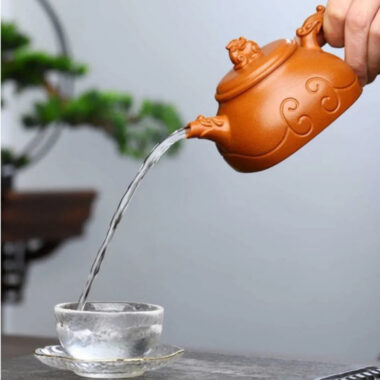 Full Handmade Yixing Zisha Teapot [Xiangyun Ruyi Pot] (Jiang Po Ni – 300ml)
