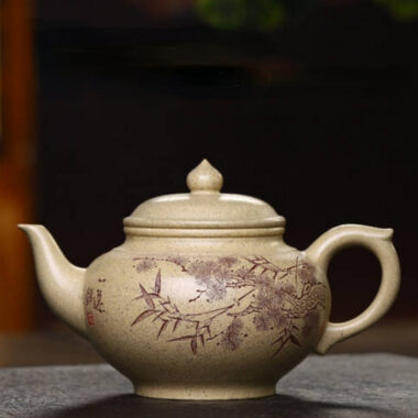 Full Handmade Yixing Zisha Teapot [Xiao Ying Pot] (Bensan Lu Ni – 240ml)