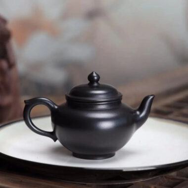Full Handmade Yixing Zisha Teapot [Xiao Ying Pot] (Hei Ni – 180/220ml)
