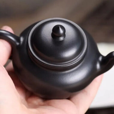Full Handmade Yixing Zisha Teapot [Xiao Ying Pot] (Hei Ni – 180/220ml)