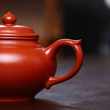 Full Handmade Yixing Zisha Teapot [Xiao Ying Pot] (Xiao Meiyao Zhu Ni – 200ml)