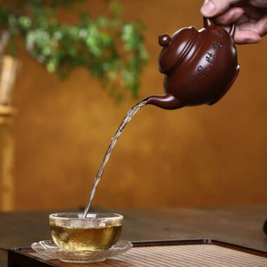 Full Handmade Yixing Zisha Teapot [Xiao Ying Pot] (Zi Ni – 220ml)