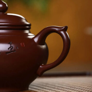 Full Handmade Yixing Zisha Teapot [Xiao Ying Pot] (Zi Ni – 220ml)