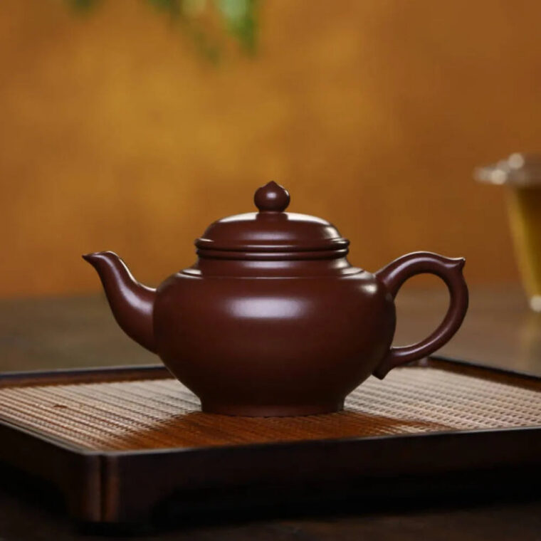 Full Handmade Yixing Zisha Teapot [Xiao Ying Pot] (Zi Ni – 230ml)
