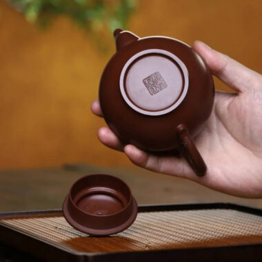 Full Handmade Yixing Zisha Teapot [Xiao Ying Pot] (Zi Ni – 230ml)