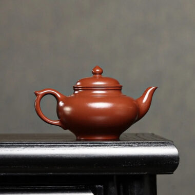 Full Handmade Yixing Zisha Teapot [Xiao Ying Pot] (Zi Zhu Ni – 180ml)