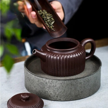 Full Handmade Yixing Zisha Teapot [Xin Jing De Zhong] (Zi Jia Ni – 350ml)