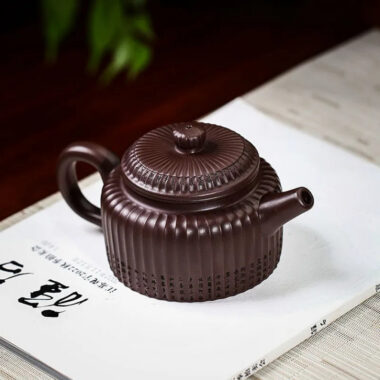 Full Handmade Yixing Zisha Teapot [Xin Jing De Zhong] (Zi Jia Ni – 350ml)