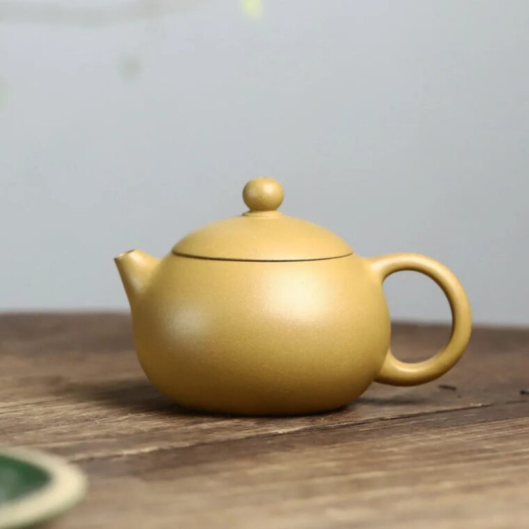 Full Handmade Yixing Zisha Teapot [Xishi Pot] (Huangjin Duan Ni – 200ml)