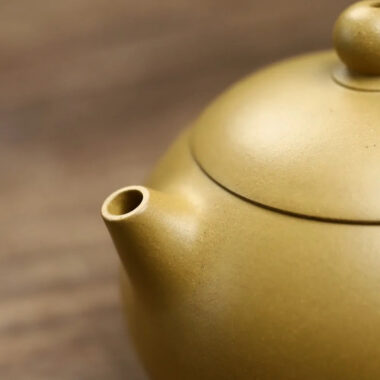 Full Handmade Yixing Zisha Teapot [Xishi Pot] (Huangjin Duan Ni – 200ml)