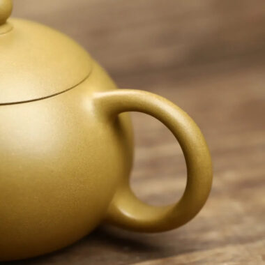 Full Handmade Yixing Zisha Teapot [Xishi Pot] (Huangjin Duan Ni – 200ml)