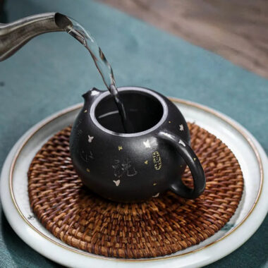 Full Handmade Yixing Zisha Teapot [Xixin Xishi] (Hei Luolan – 220ml)