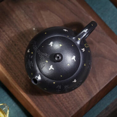 Full Handmade Yixing Zisha Teapot [Xixin Xishi] (Hei Luolan – 220ml)