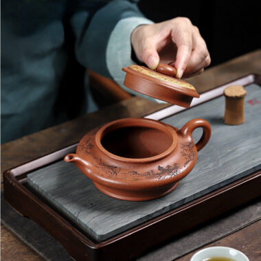Full Handmade Yixing Zisha Teapot [Xu Bian] (Hong Jiang Po Ni – 430ml)