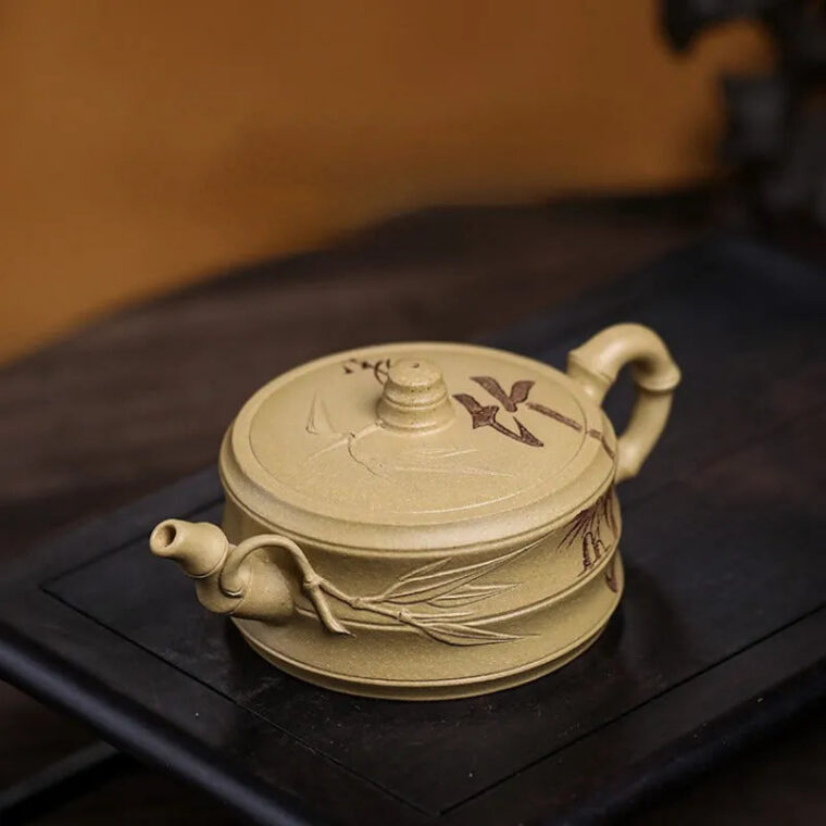 Full Handmade Yixing Zisha Teapot [Xuhuai Ruozhu] (Huangjin Duan Ni – 250ml)