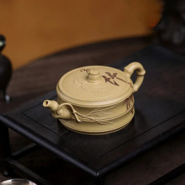 Full Handmade Yixing Zisha Teapot [Xuhuai Ruozhu] (Huangjin Duan Ni – 250ml)
