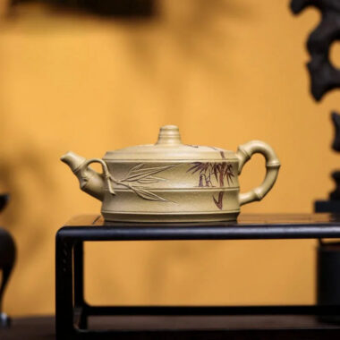Full Handmade Yixing Zisha Teapot [Xuhuai Ruozhu] (Huangjin Duan Ni – 250ml)