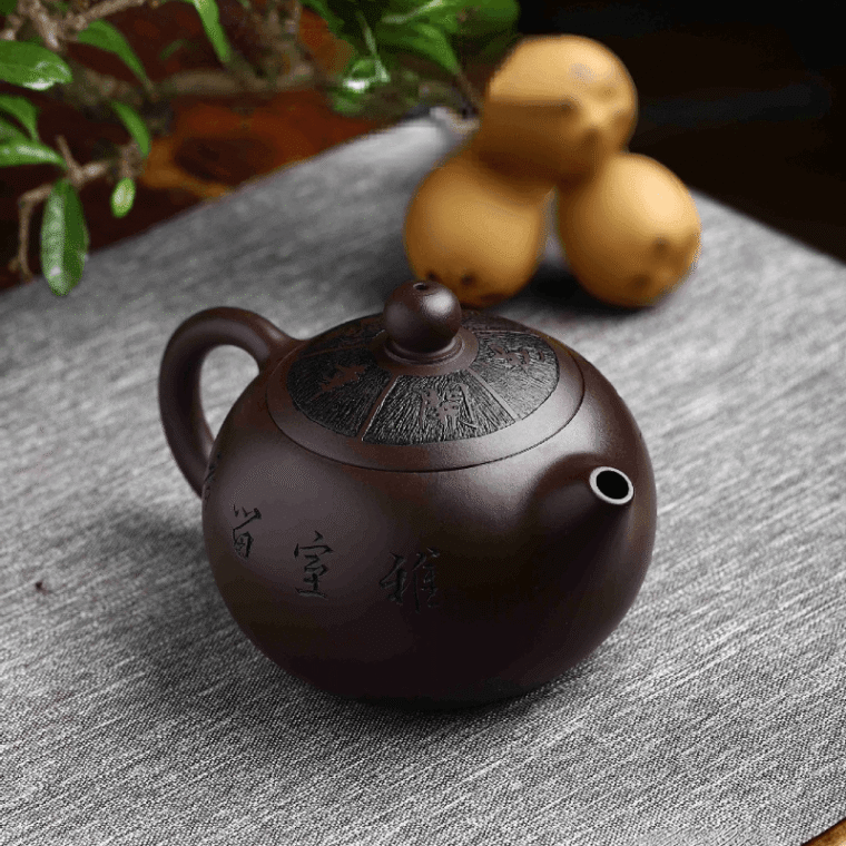 Full Handmade Yixing Zisha Teapot [Ya Shi Liu Xiang] (Zi Jia Ni – 300ml)
