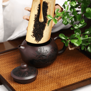 Full Handmade Yixing Zisha Teapot [Ya Shi Liu Xiang] (Zi Jia Ni – 300ml)