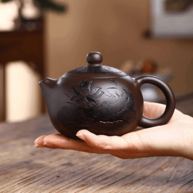 Full Handmade Yixing Zisha Teapot [Ya Shi Liu Xiang] (Zi Jia Ni – 300ml)