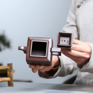 Full Handmade Yixing Zisha Teapot [Yaming Sifang] (Lao Zi Ni – 200ml)