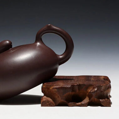 Full Handmade Yixing Zisha Teapot [Yao Yuan Pot] (Lao Zi Ni – 200ml)