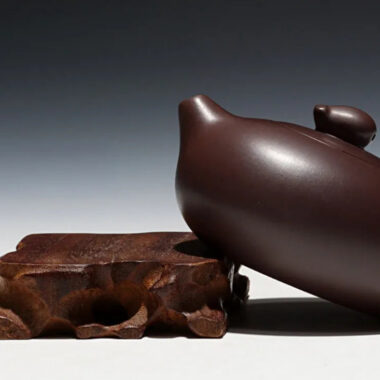 Full Handmade Yixing Zisha Teapot [Yao Yuan Pot] (Lao Zi Ni – 200ml)