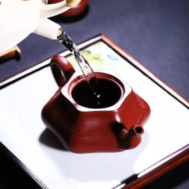 Full Handmade Yixing Zisha Teapot [Yi Hong Qing Quan] (Lao Zi Ni – 260ml)