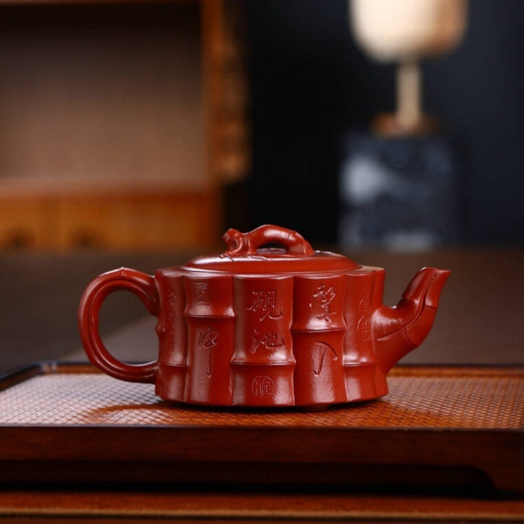 Full Handmade Yixing Zisha Teapot [Yi Kun Zhu Pot] (Dahongpao – 260ml)