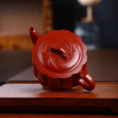 Full Handmade Yixing Zisha Teapot [Yi Kun Zhu Pot] (Dahongpao – 260ml)