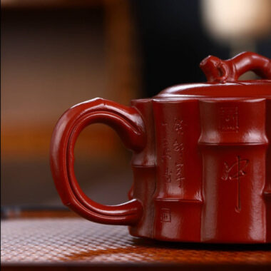 Full Handmade Yixing Zisha Teapot [Yi Kun Zhu Pot] (Dahongpao – 260ml)