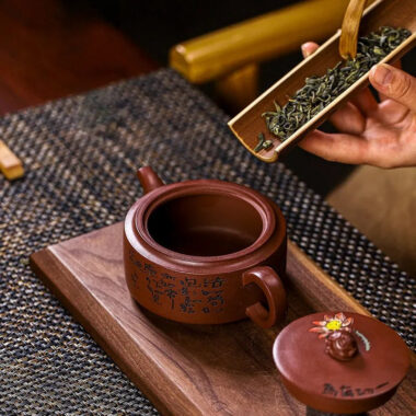Full Handmade Yixing Zisha Teapot [Yiqie You Wei] (Zi Ni – 250ml)