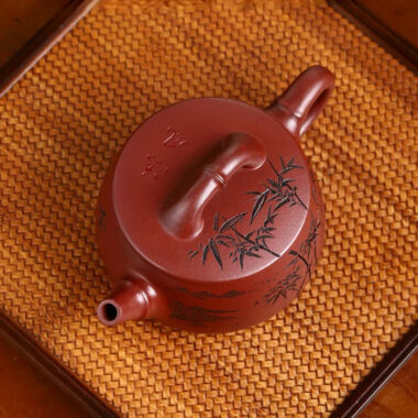 Full Handmade Yixing Zisha Teapot [Yun Shui Chan Xin] (Long Xue Sha – 350ml)
