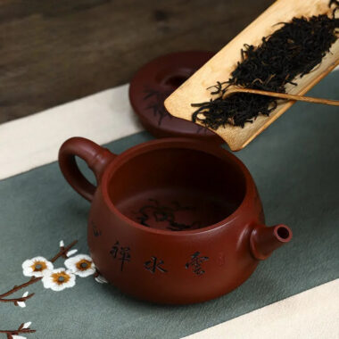Full Handmade Yixing Zisha Teapot [Yun Shui Chan Xin] (Long Xue Sha – 350ml)
